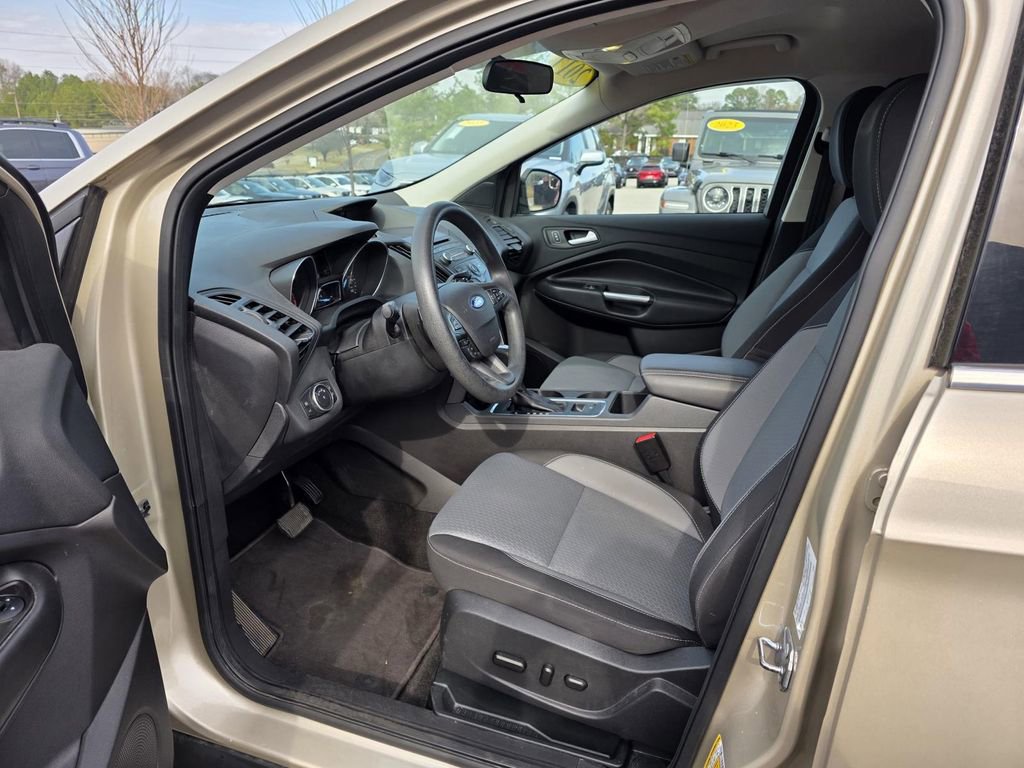 Used 2017 Ford Escape SE w/ SE Cold Weather Package image 22