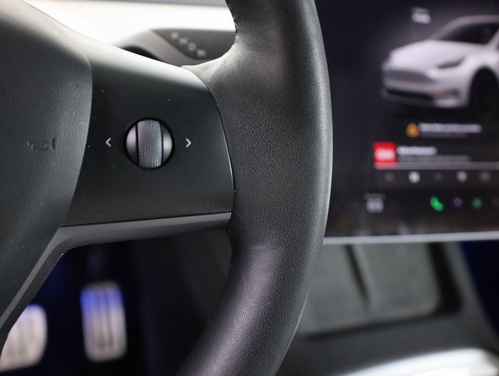 Used 2023 Tesla Model Y Performance image 13