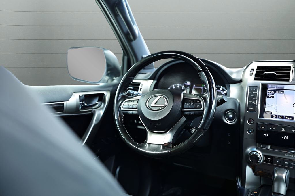 Used 2020 Lexus GX 460 Premium w/ Premium Package image 34