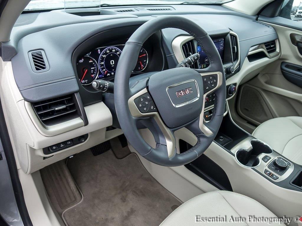 Used 2024 GMC Terrain Denali w/ Denali Premium Package image 10