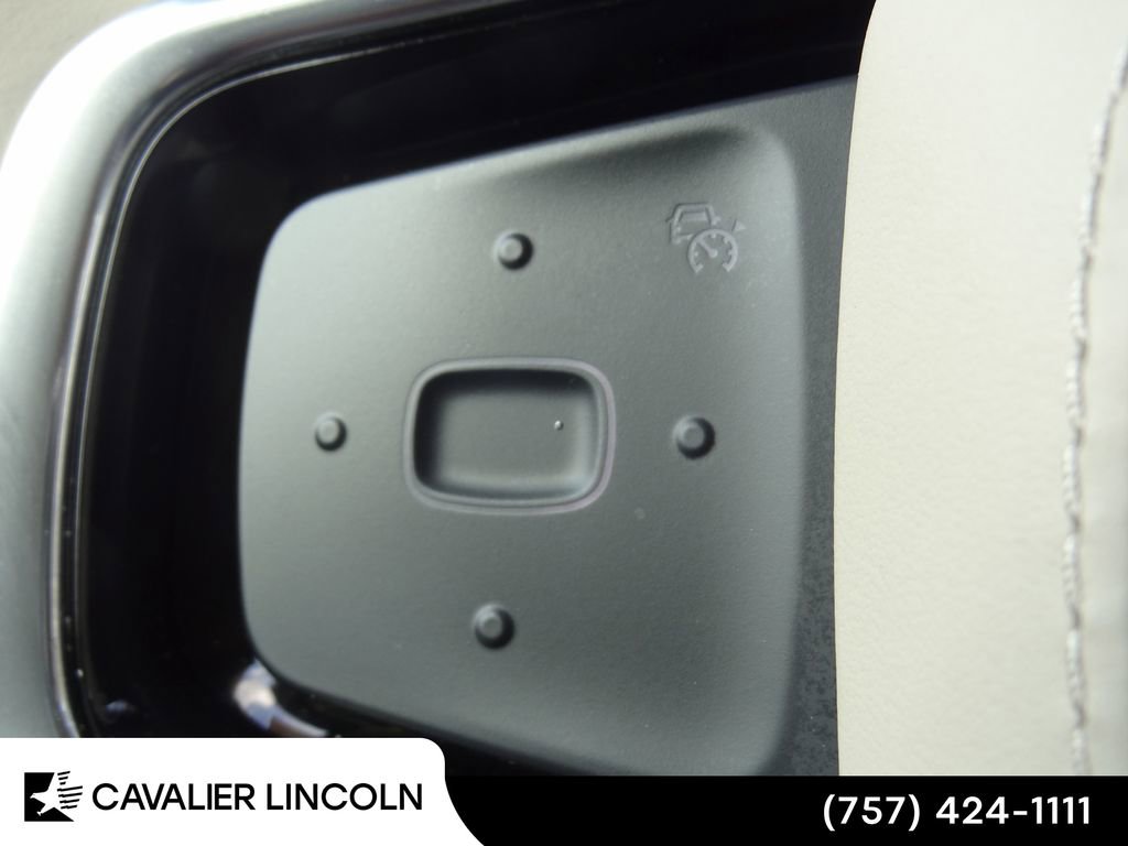 Certified 2025 Lincoln Nautilus Premier image 18