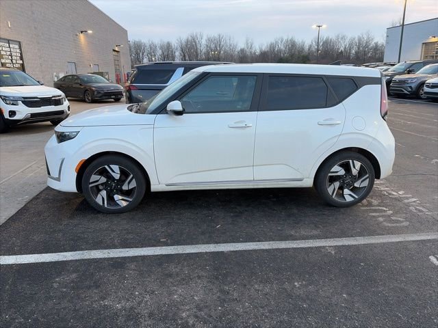 Used 2023 Kia Soul GT-Line image 3