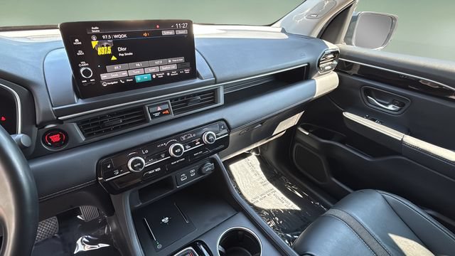Used 2025 Honda Pilot Touring image 25