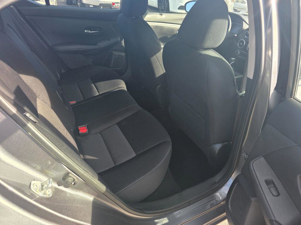 Used 2022 Nissan Sentra SV FWD image 12