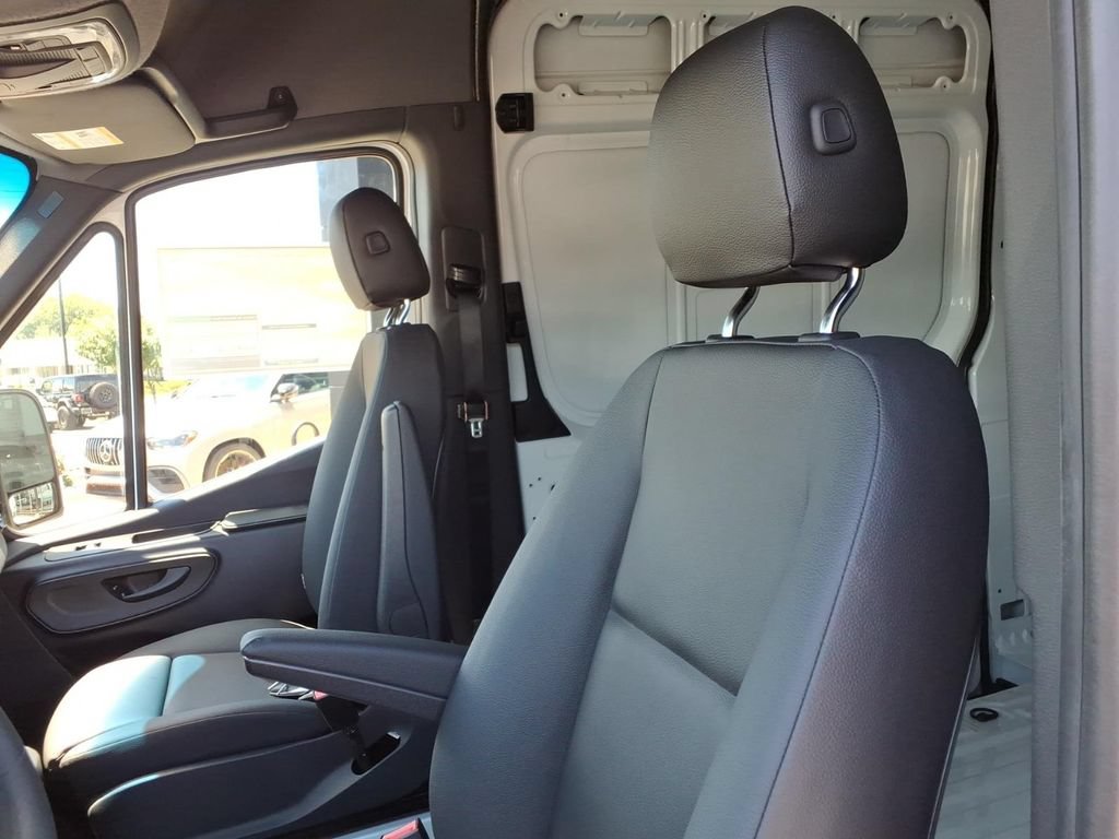 New 2026 Mercedes-Benz Sprinter 2500 image 13