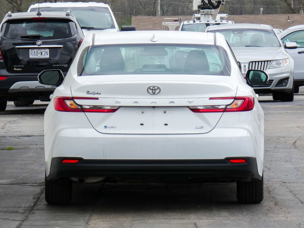 Used 2025 Toyota Camry LE FWD image 4