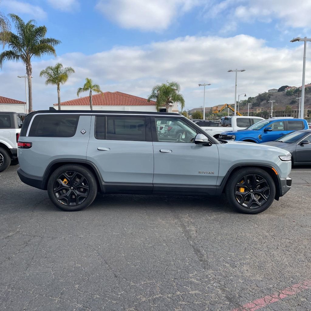 Used 2023 Rivian R1S Adventure image 5