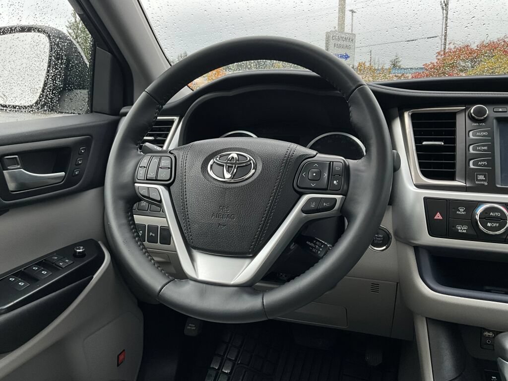 Used 2019 Toyota Highlander Limited Platinum AWD/4WD image 21