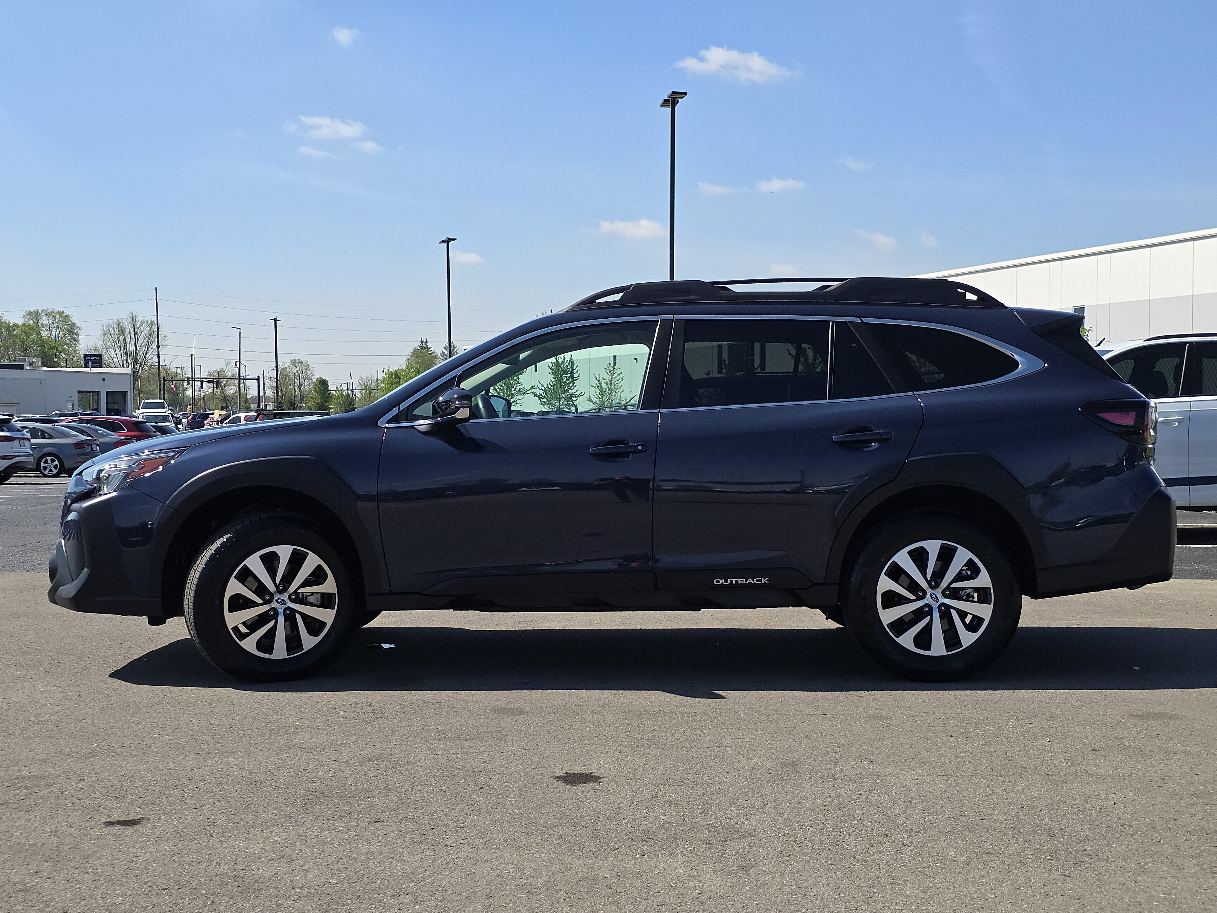 Certified 2025 Subaru Outback Premium w/ Popular Package #1 image 4