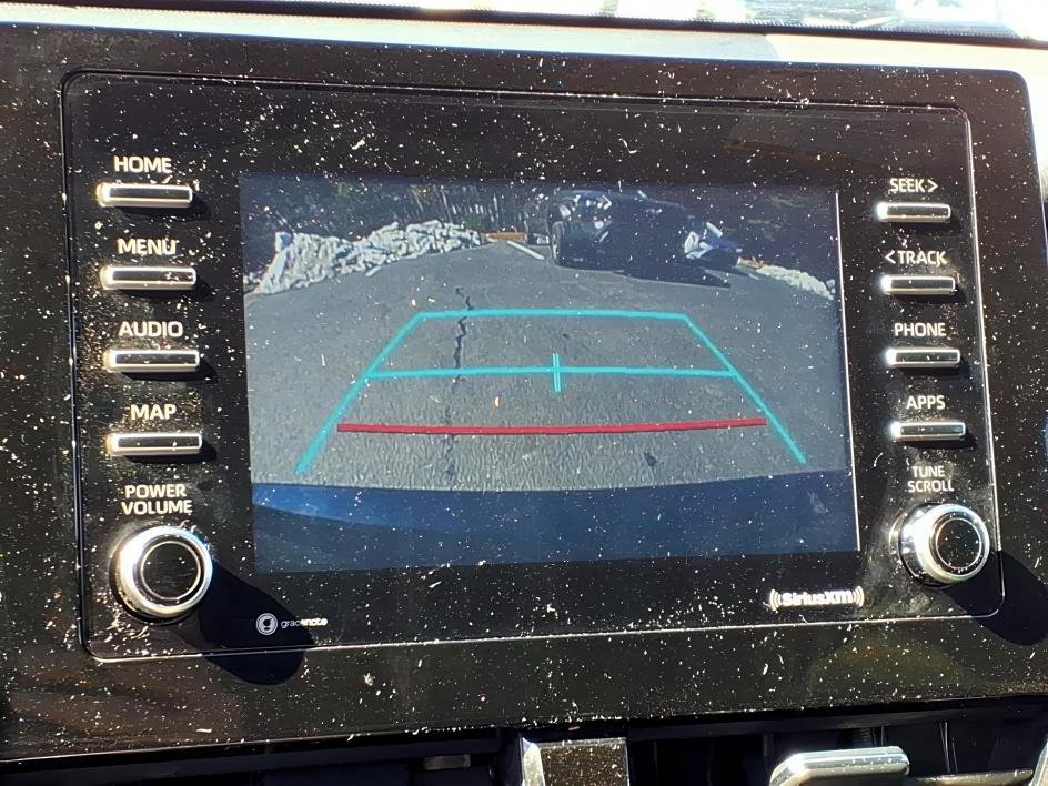 Used 2022 Toyota Camry LE image 17