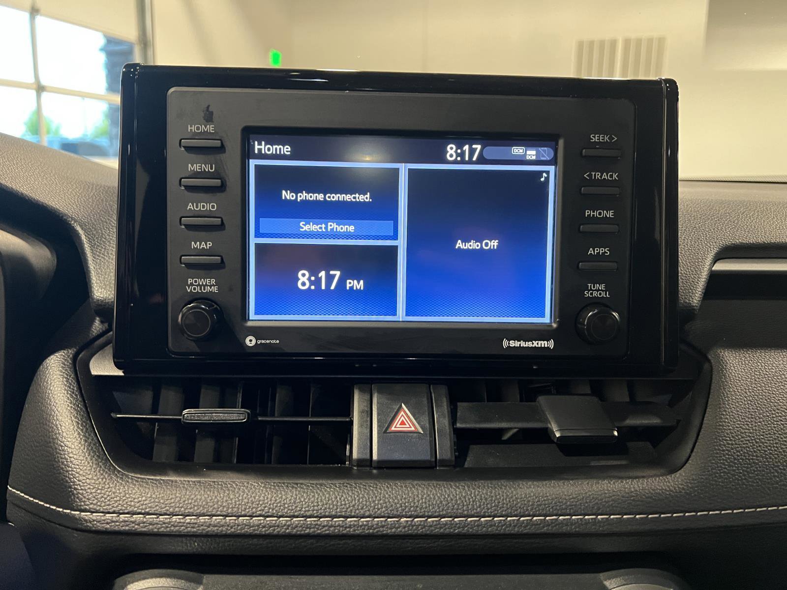 Used 2022 Toyota RAV4 LE AWD/4WD image 17