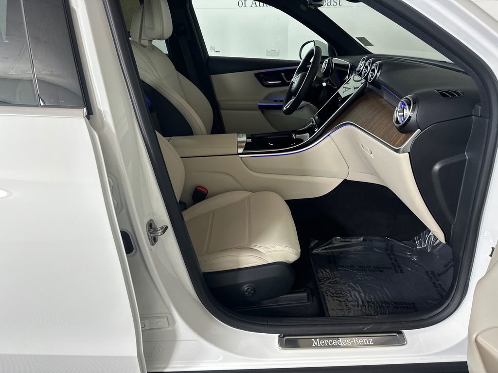 Certified 2026 Mercedes-Benz GLC 300 4MATIC image 14