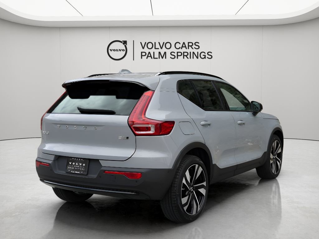 New 2025 Volvo XC40 B5 Plus w/ Climate Package AWD/4WD image 9