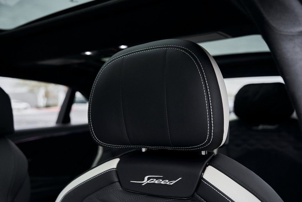 Used 2025 Bentley Flying Spur Plug-In Hybrid image 48