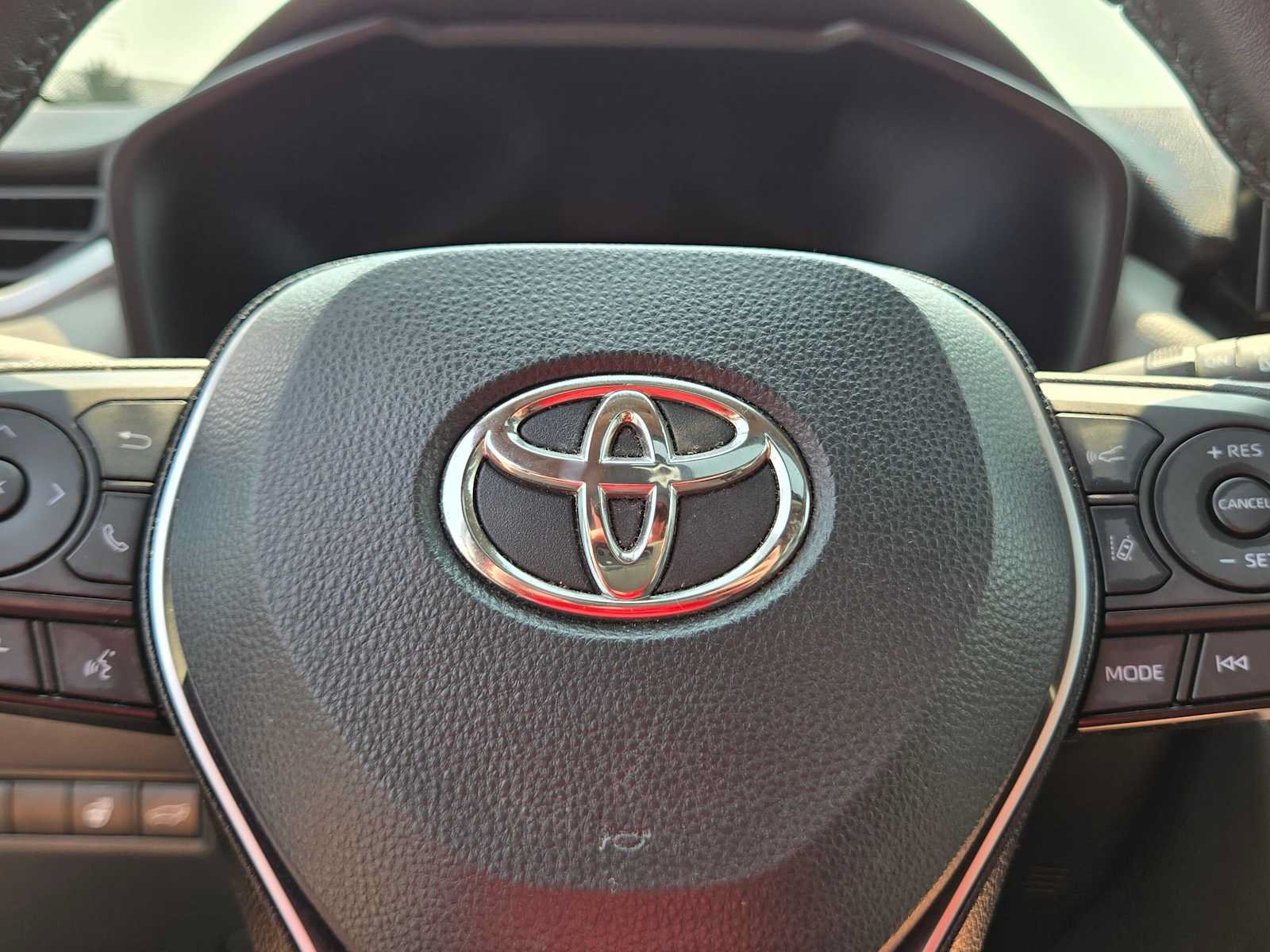 Used 2022 Toyota RAV4 XLE w/ Convenience Package AWD/4WD image 23