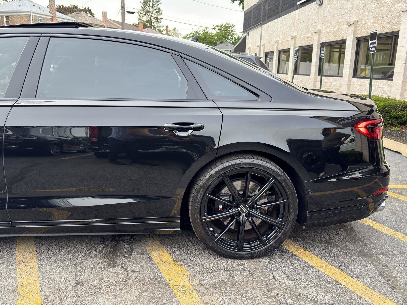 Used 2022 Audi S8 AWD/4WD image 9