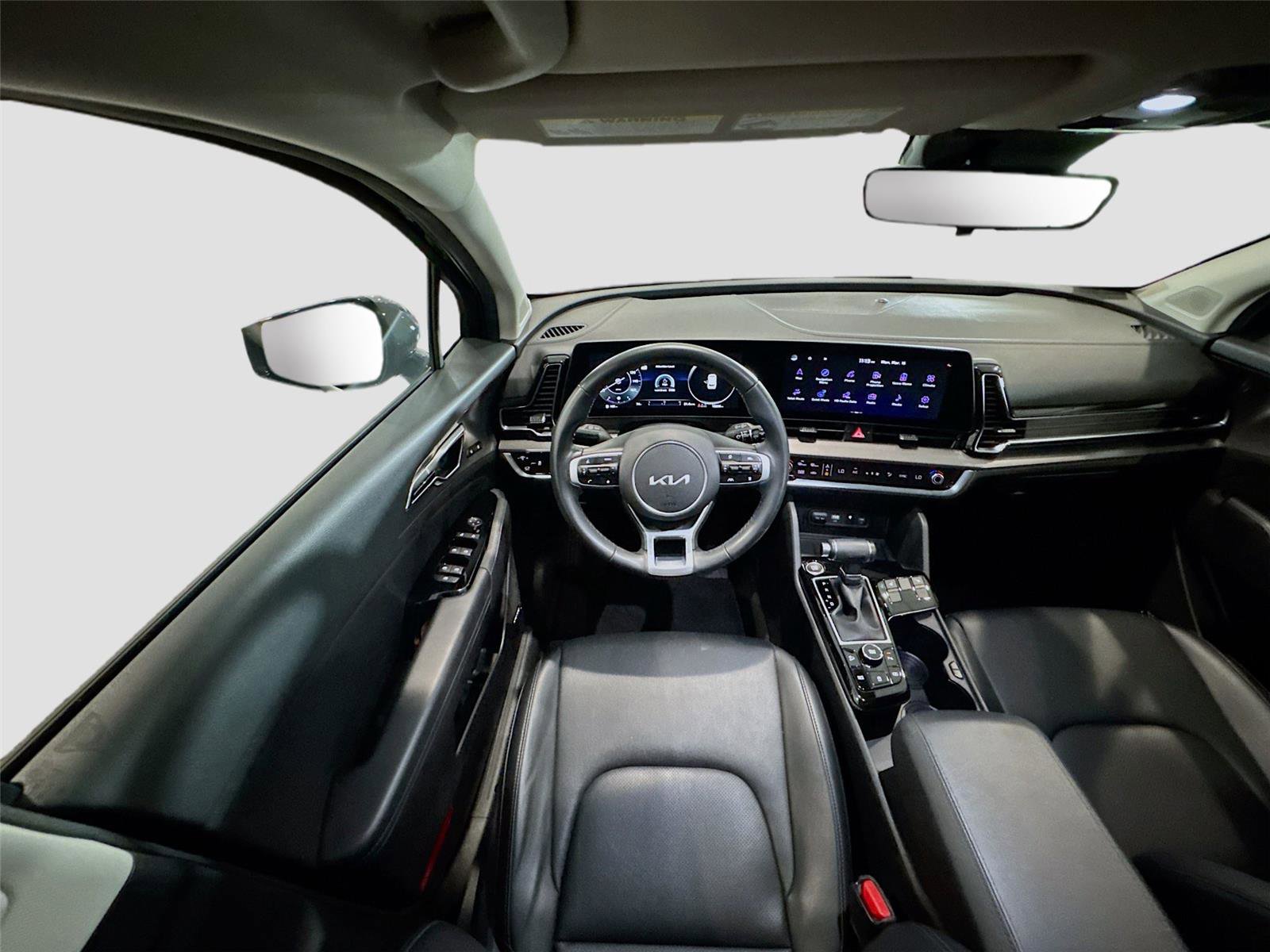 Used 2024 Kia Sportage SX image 3