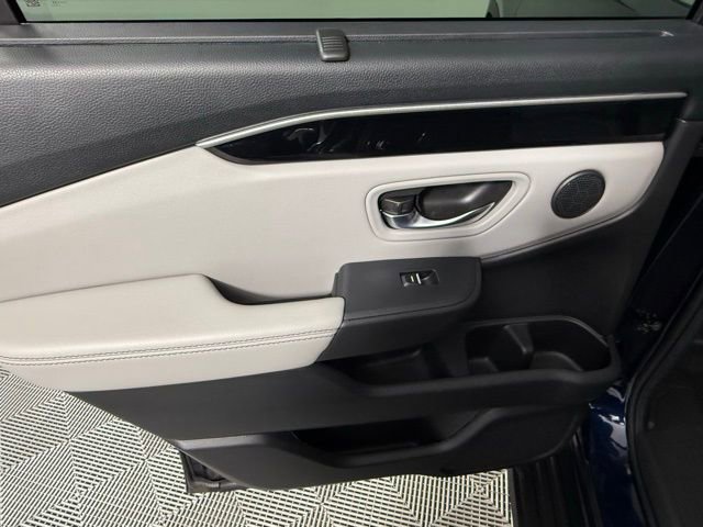 Used 2023 Honda Pilot Touring image 35