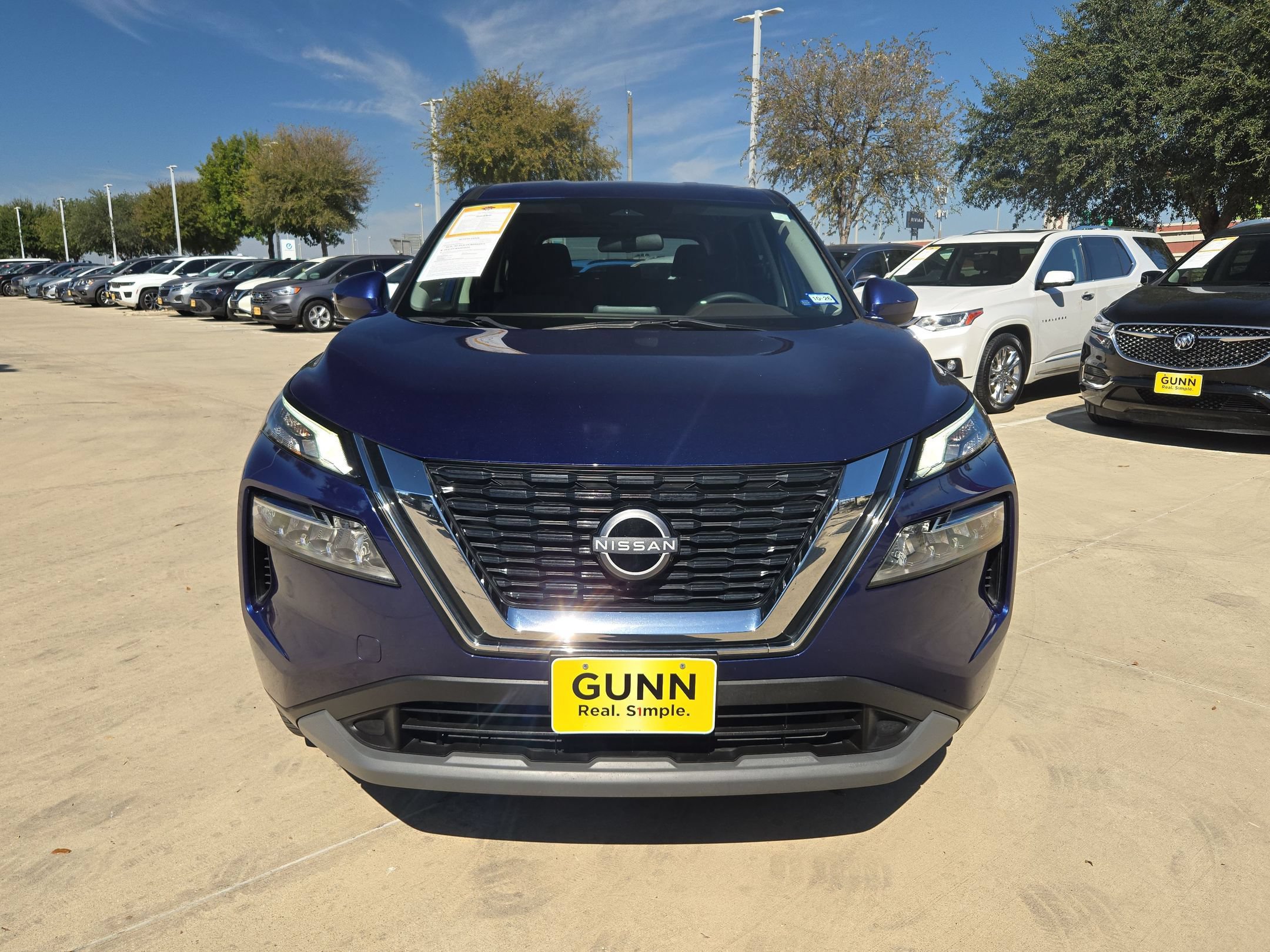 Used 2023 Nissan Rogue SV FWD image 8