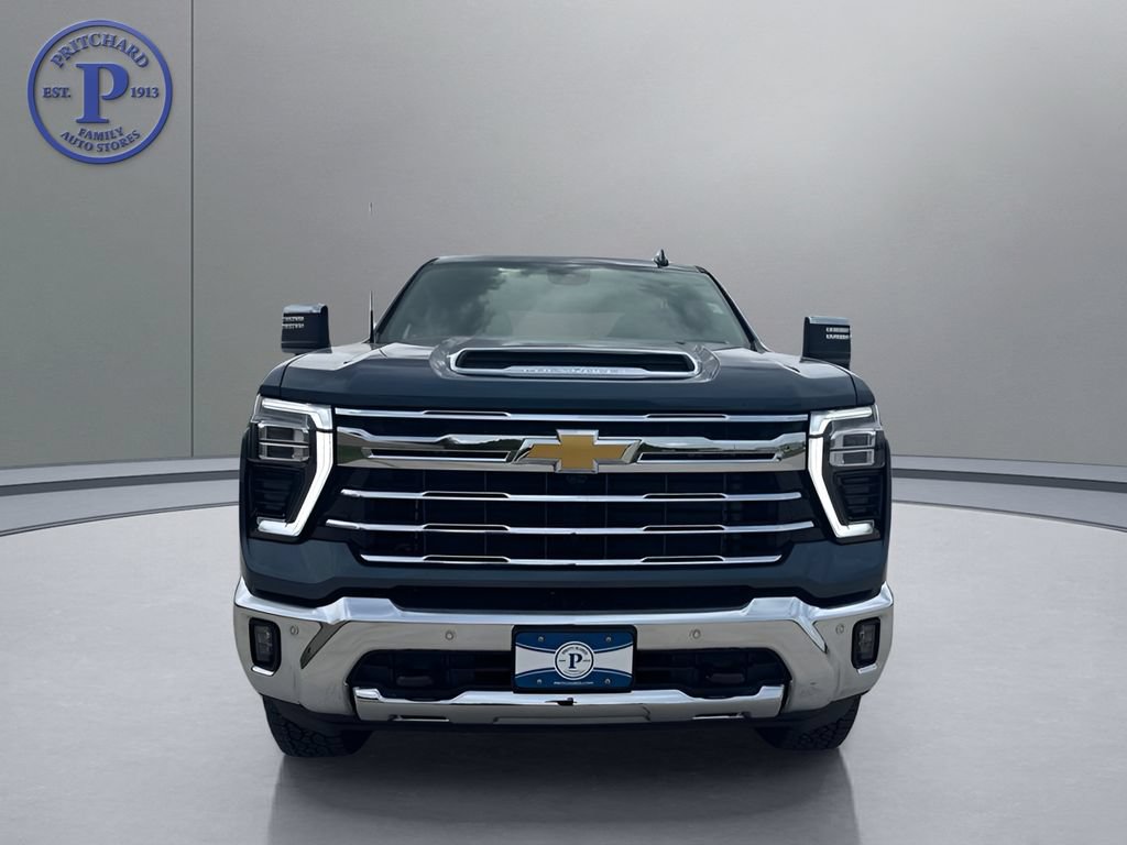 New 2026 Chevrolet Silverado 2500 LTZ w/ LTZ Premium Package AWD/4WD image 2