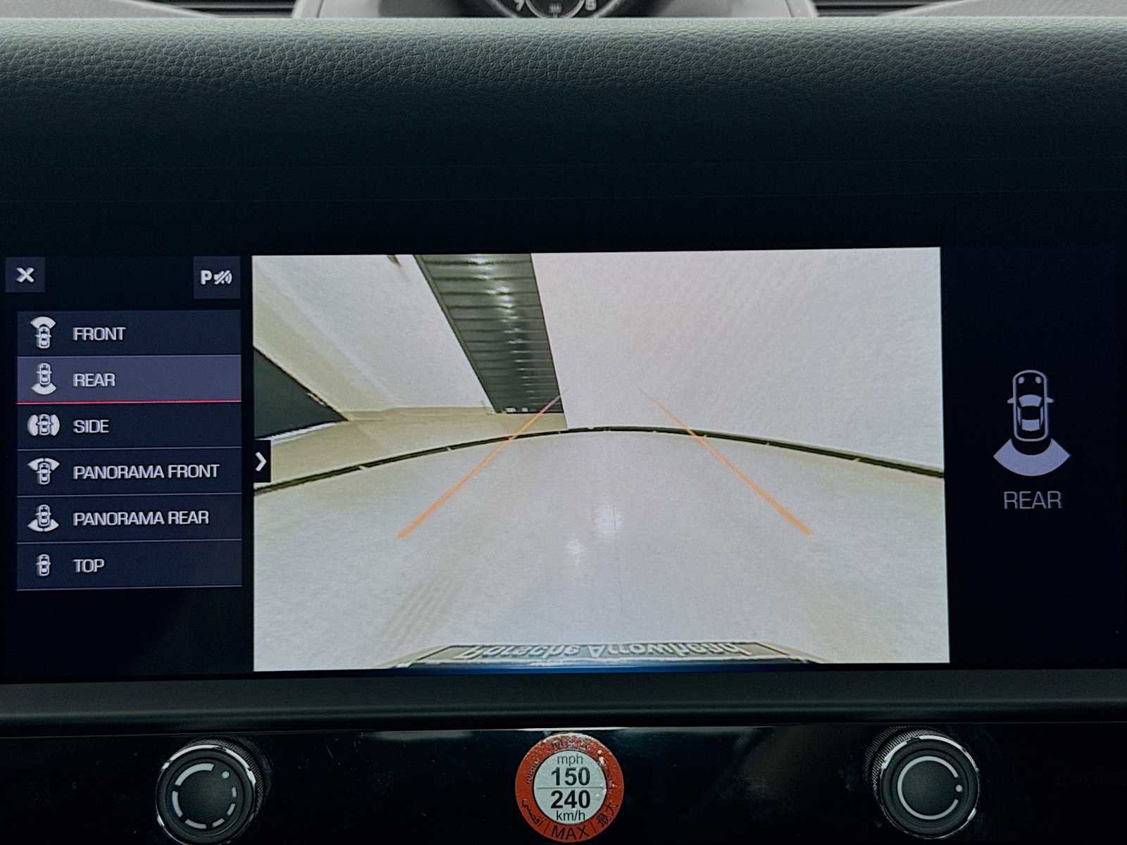 Certified 2025 Porsche Macan image 19