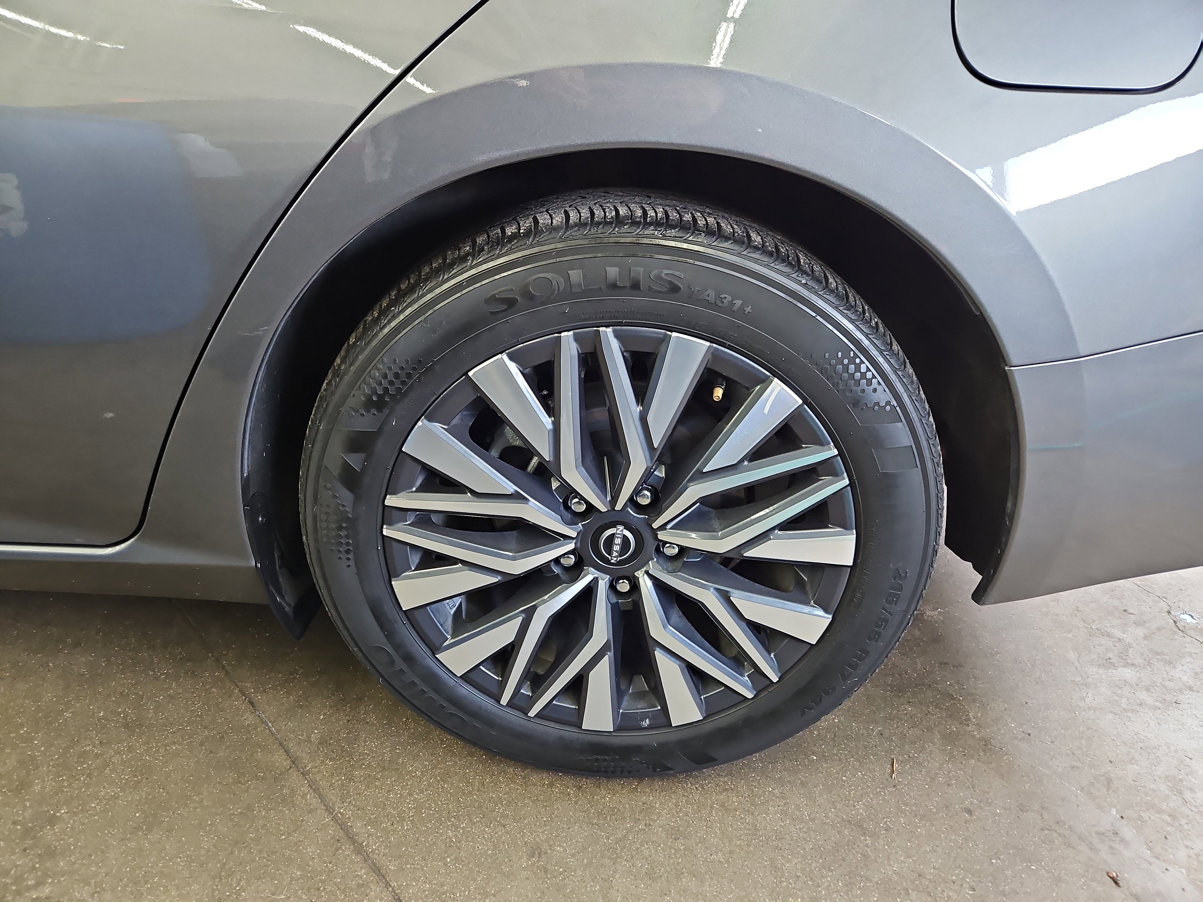 Used 2024 Nissan Altima 2.5 SV image 25