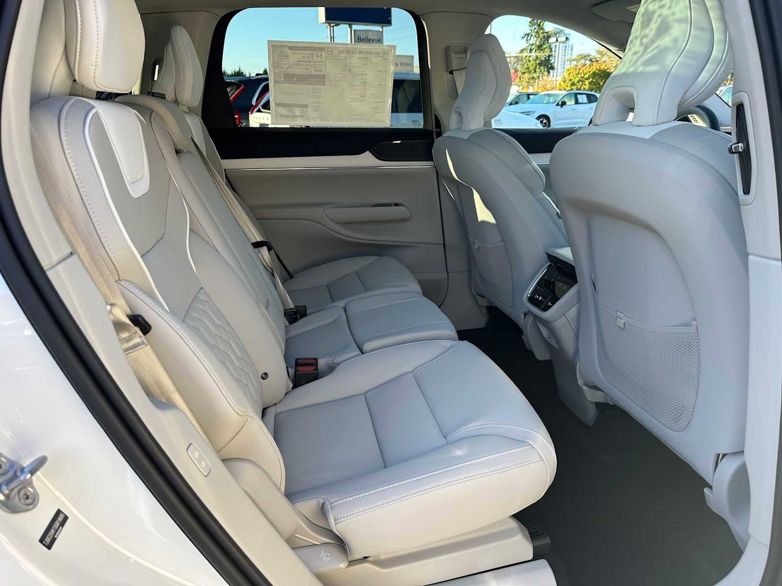 New 2025 Volvo EX90 Plus w/ Protection Package Premier image 12