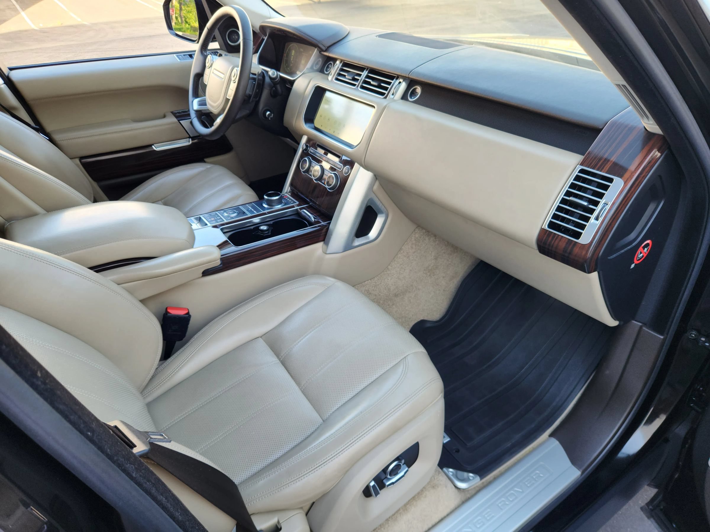 Used 2017 Land Rover Range Rover Supercharged AWD/4WD image 22