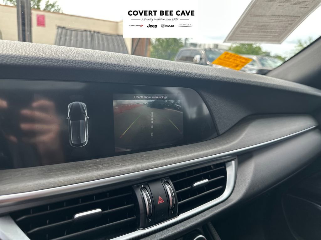 Used 2023 Alfa Romeo Stelvio Ti image 37