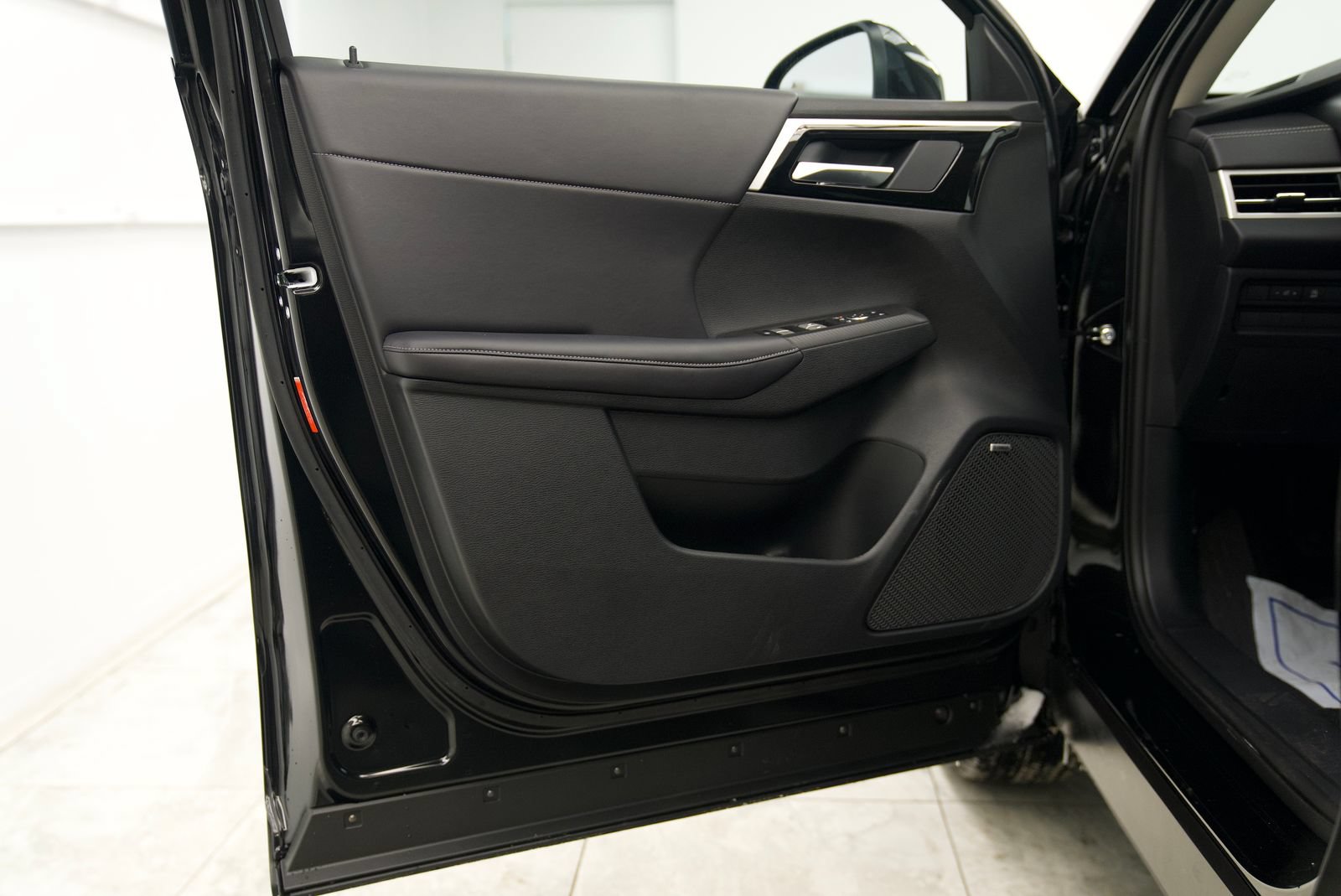 Used 2025 Mitsubishi Outlander SE AWD/4WD image 22