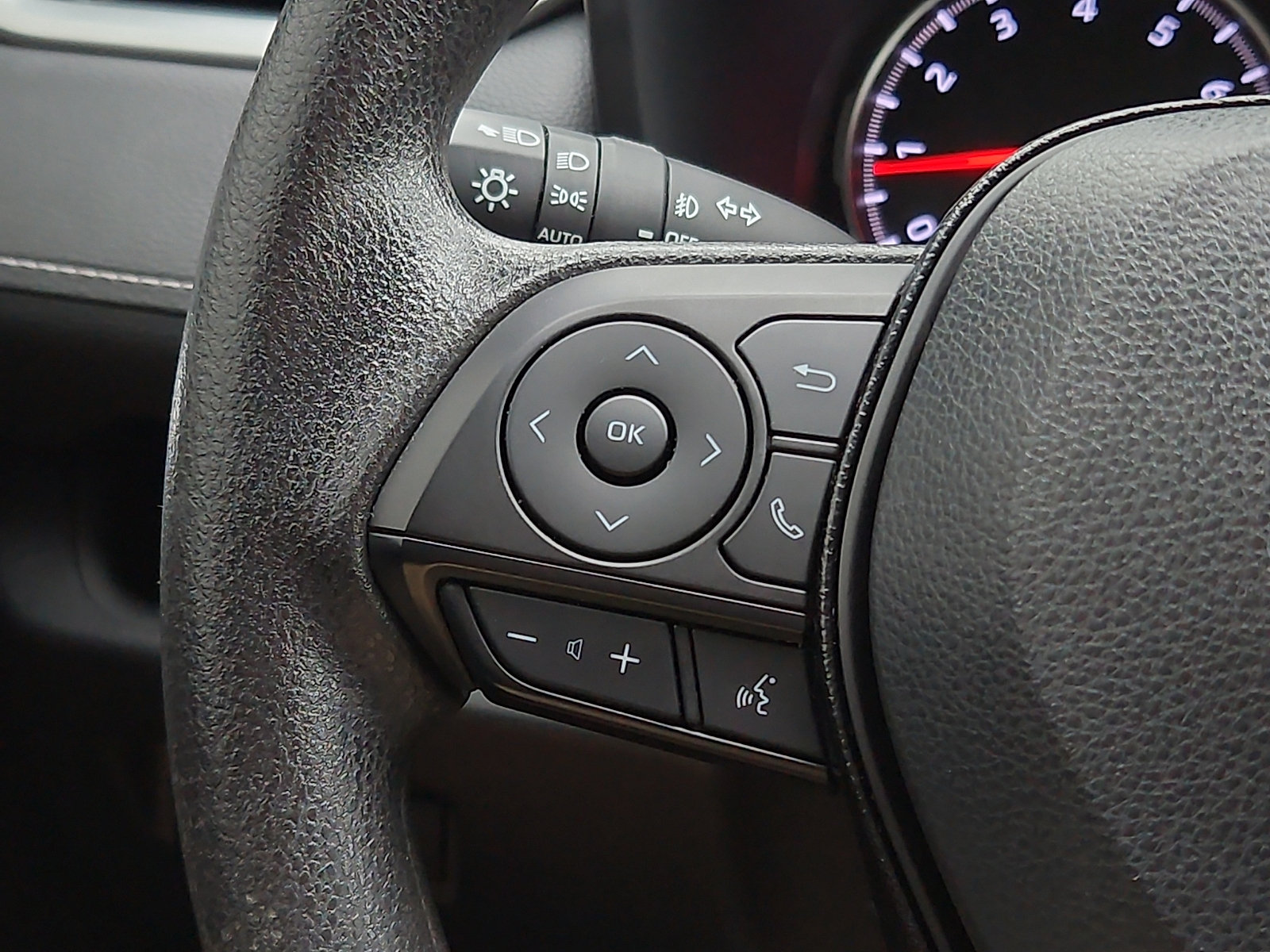 Used 2021 Toyota RAV4 XLE AWD/4WD image 20