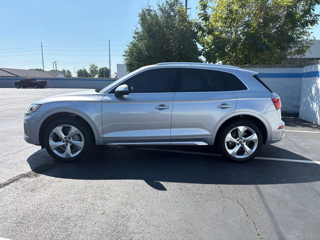 Used 2023 Audi Q5 2.0T Premium Plus w/ Premium Plus Package AWD/4WD image 2
