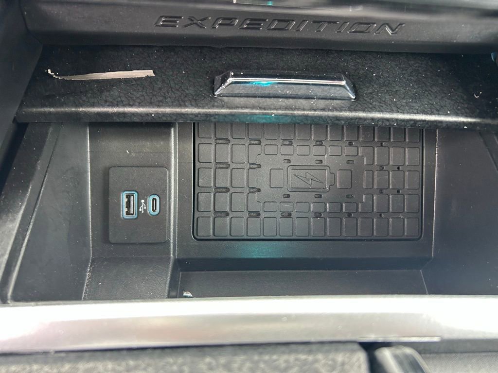 Certified 2022 Ford Expedition Max Limited image 33