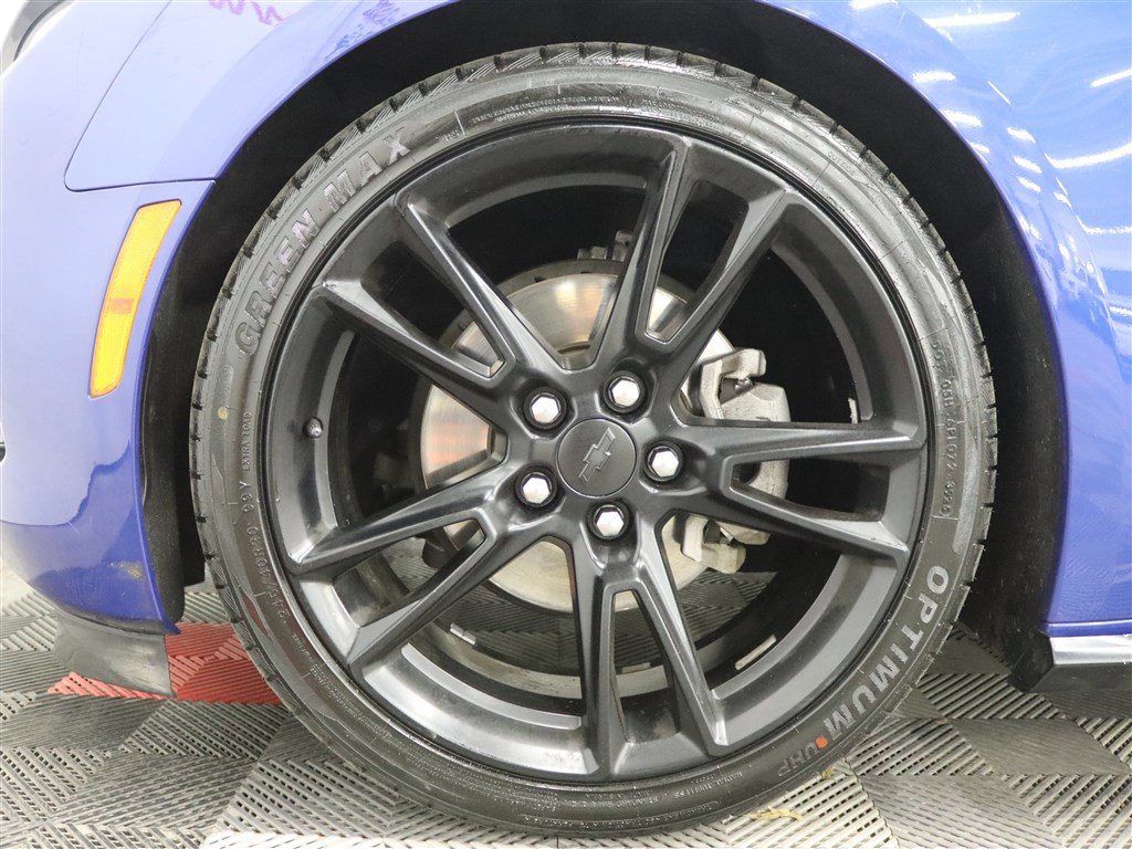 Used 2021 Chevrolet Camaro LT RWD image 31