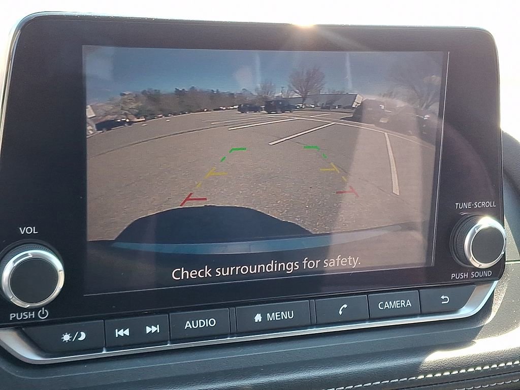 Used 2023 Nissan Rogue SV image 4