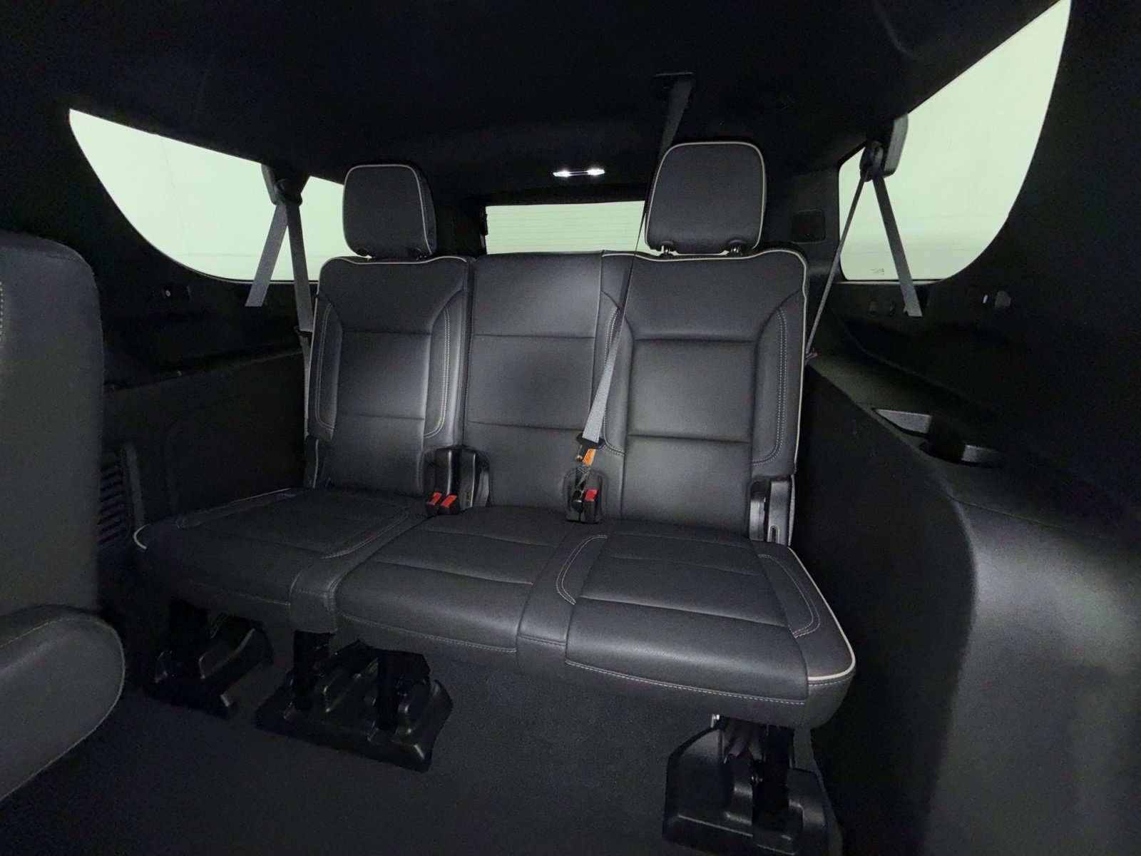 Used 2023 GMC Yukon XL SLT w/ SLT Premium Package image 26