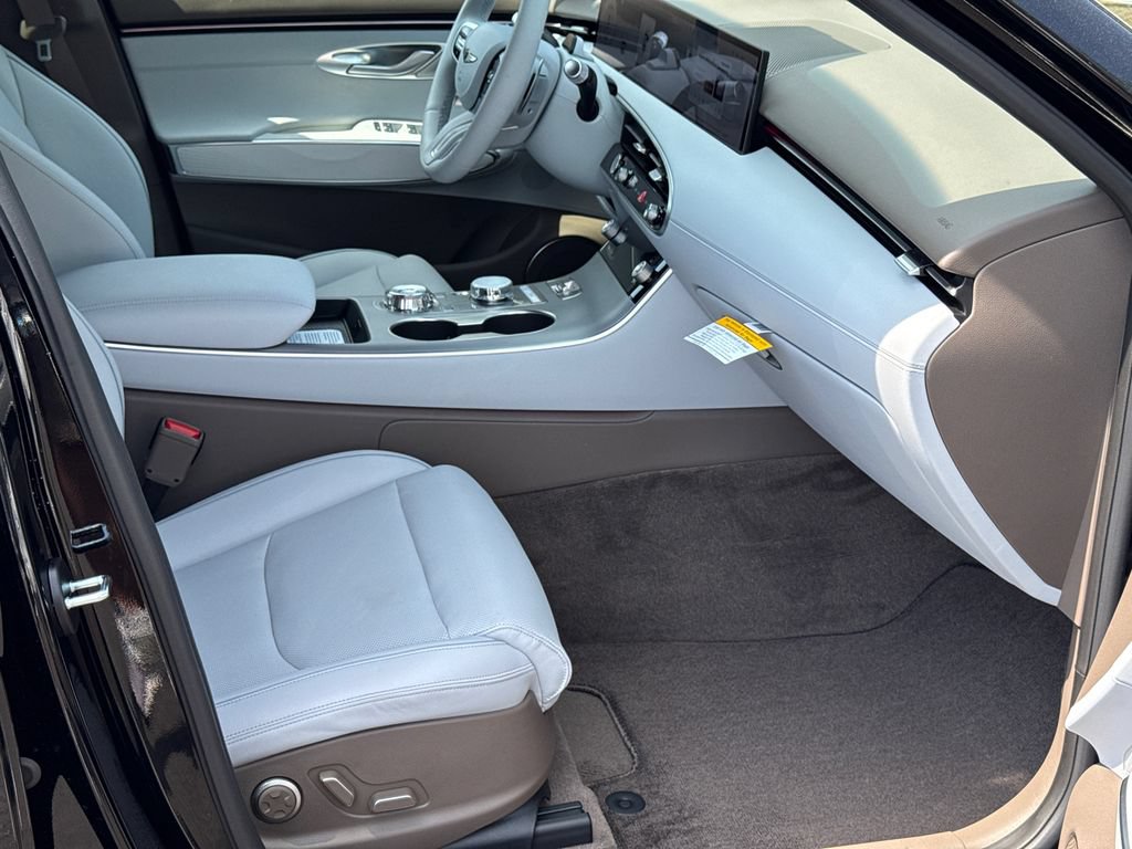 New 2026 Genesis GV70 2.5T Advanced AWD/4WD image 13