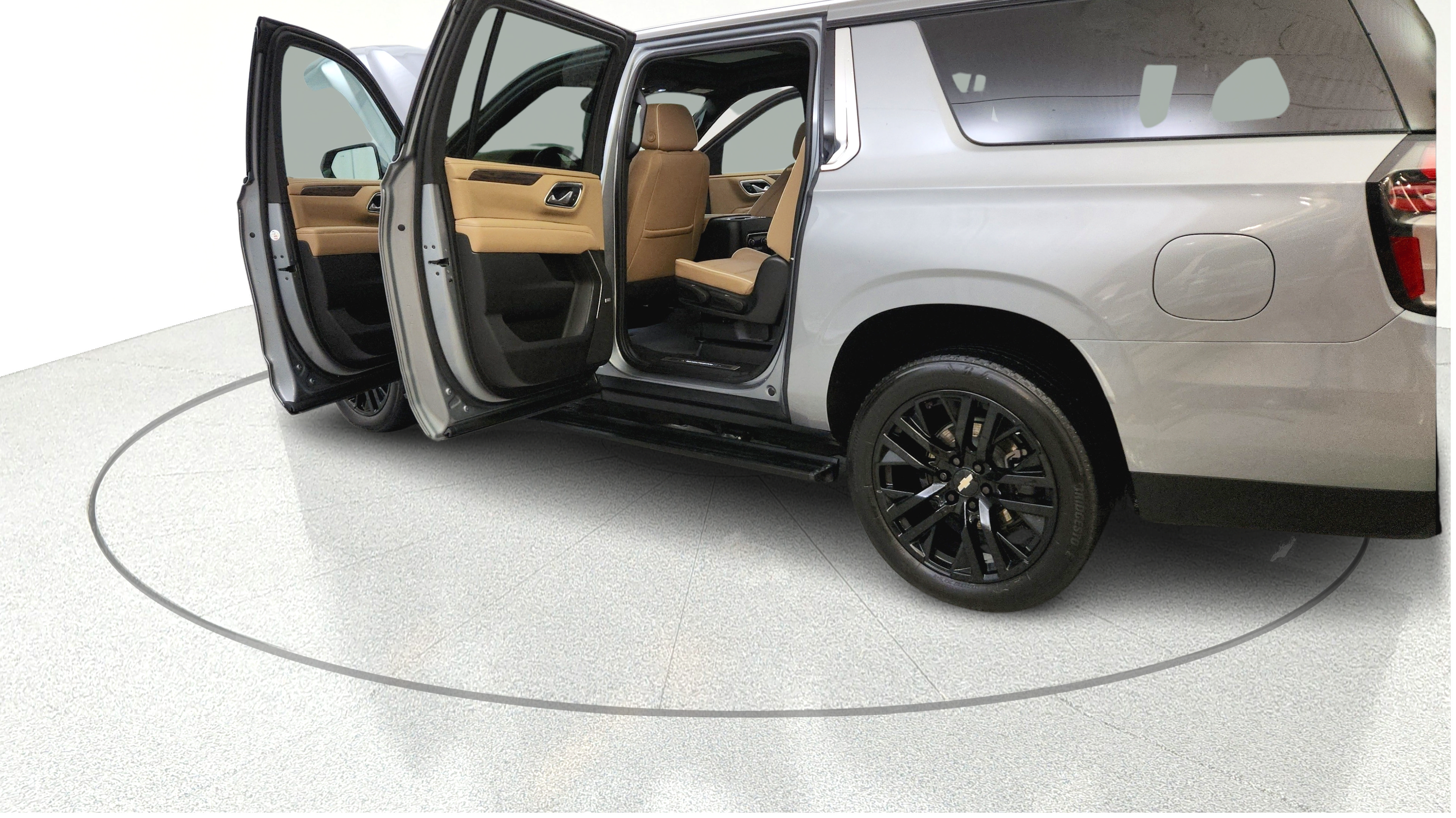 Used 2023 Chevrolet Suburban Premier AWD/4WD image 16