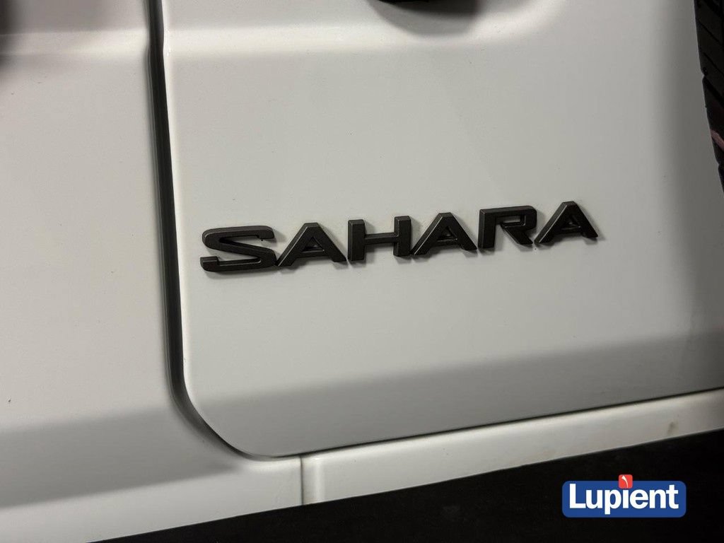 Used 2025 Jeep Wrangler Unlimited Sahara AWD/4WD image 6