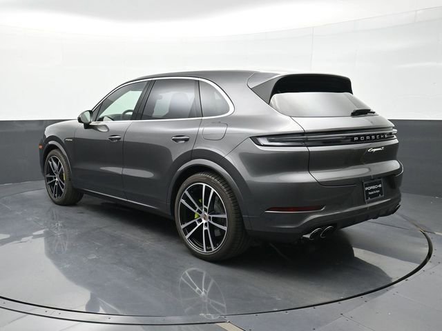 New 2026 Porsche Cayenne S image 3