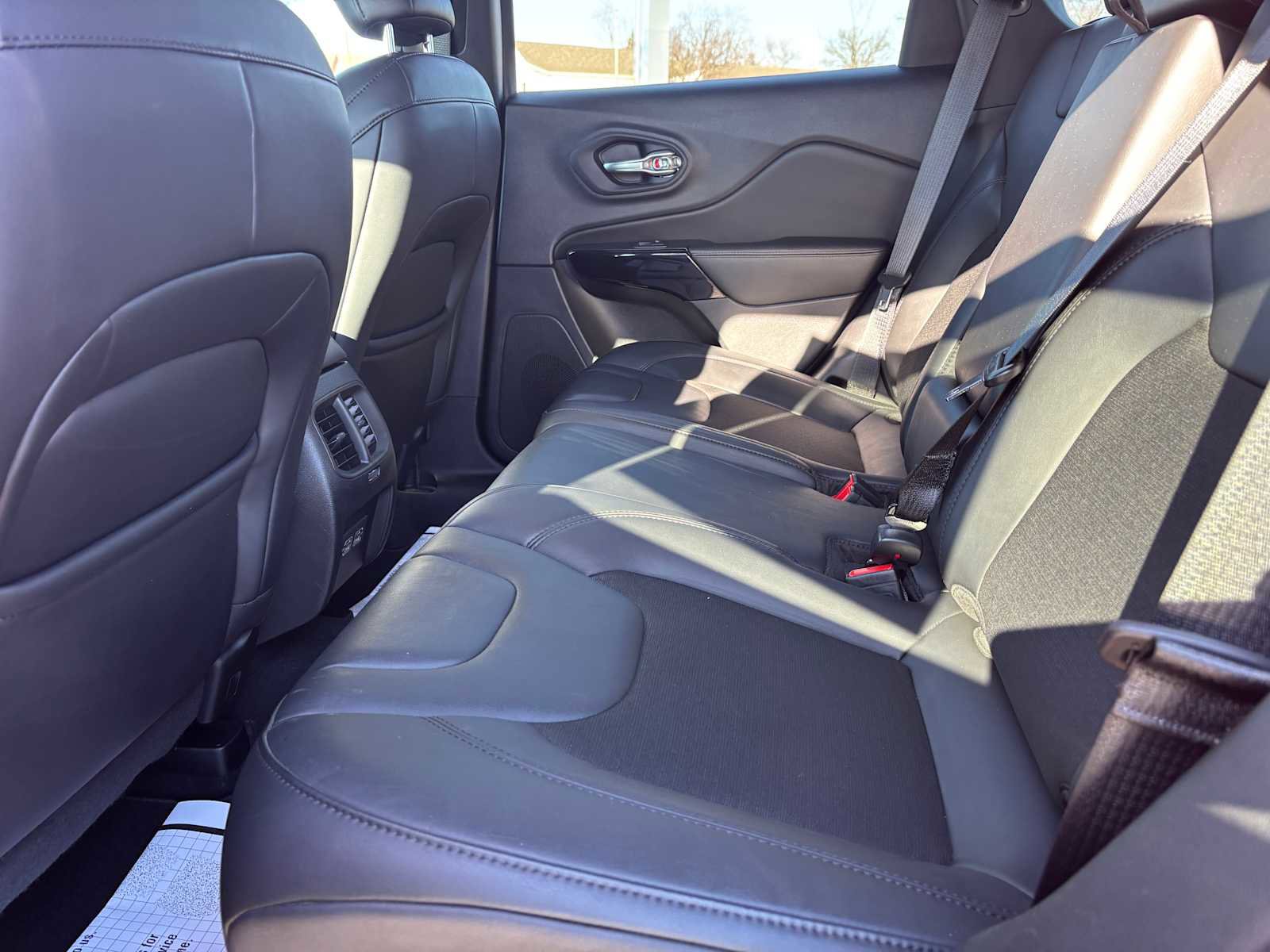 Certified 2021 Jeep Cherokee Latitude Plus image 15