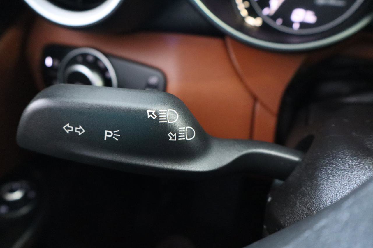 Used 2017 Alfa Romeo Giulia RWD image 25