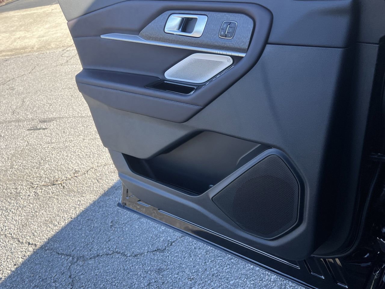 New 2026 Ford Explorer Platinum image 17