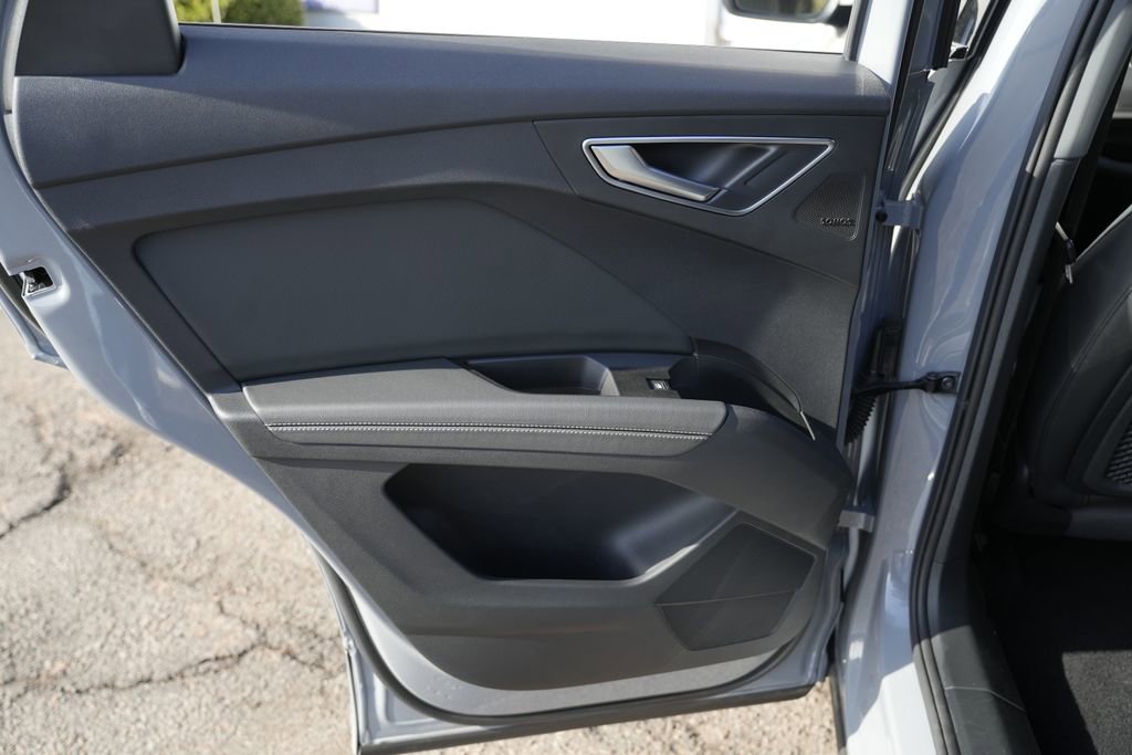 Used 2024 Audi Q4 e-tron Premium Plus w/ Premium Plus image 27