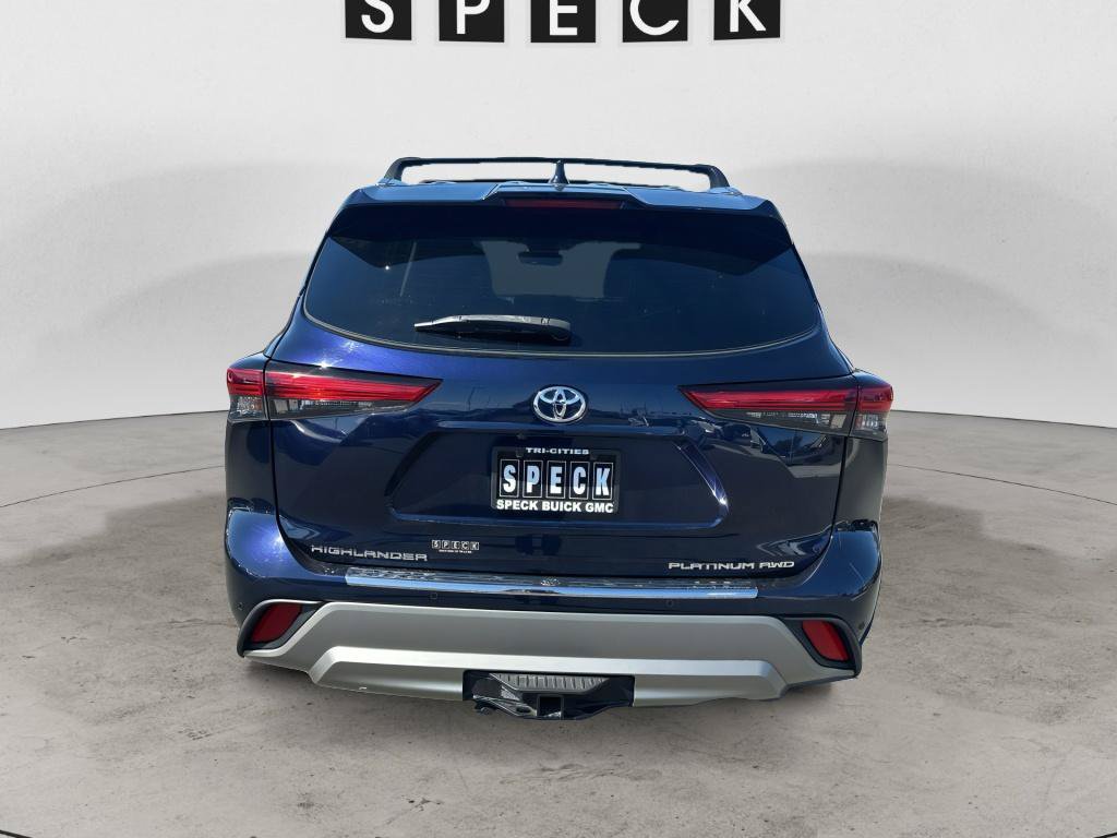 Used 2022 Toyota Highlander Platinum AWD/4WD image 4