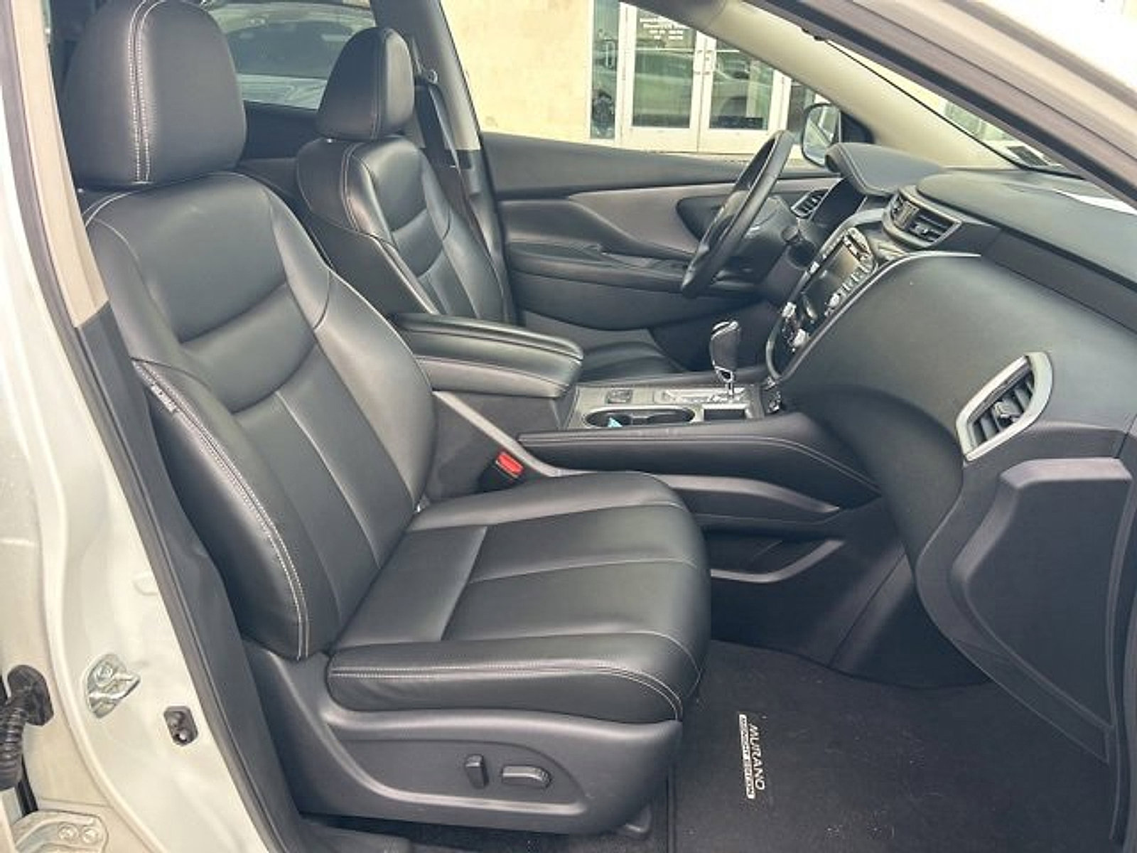 Used 2024 Nissan Murano SV w/ SV Midnight Edition Package image 17