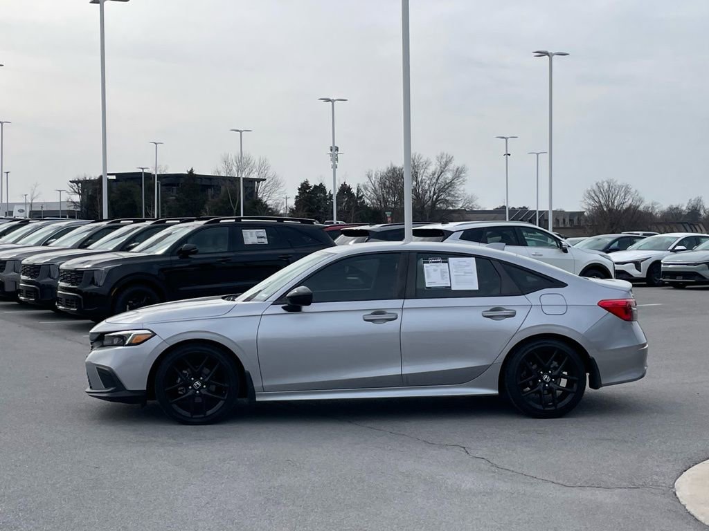 Used 2023 Honda Civic Sport image 4
