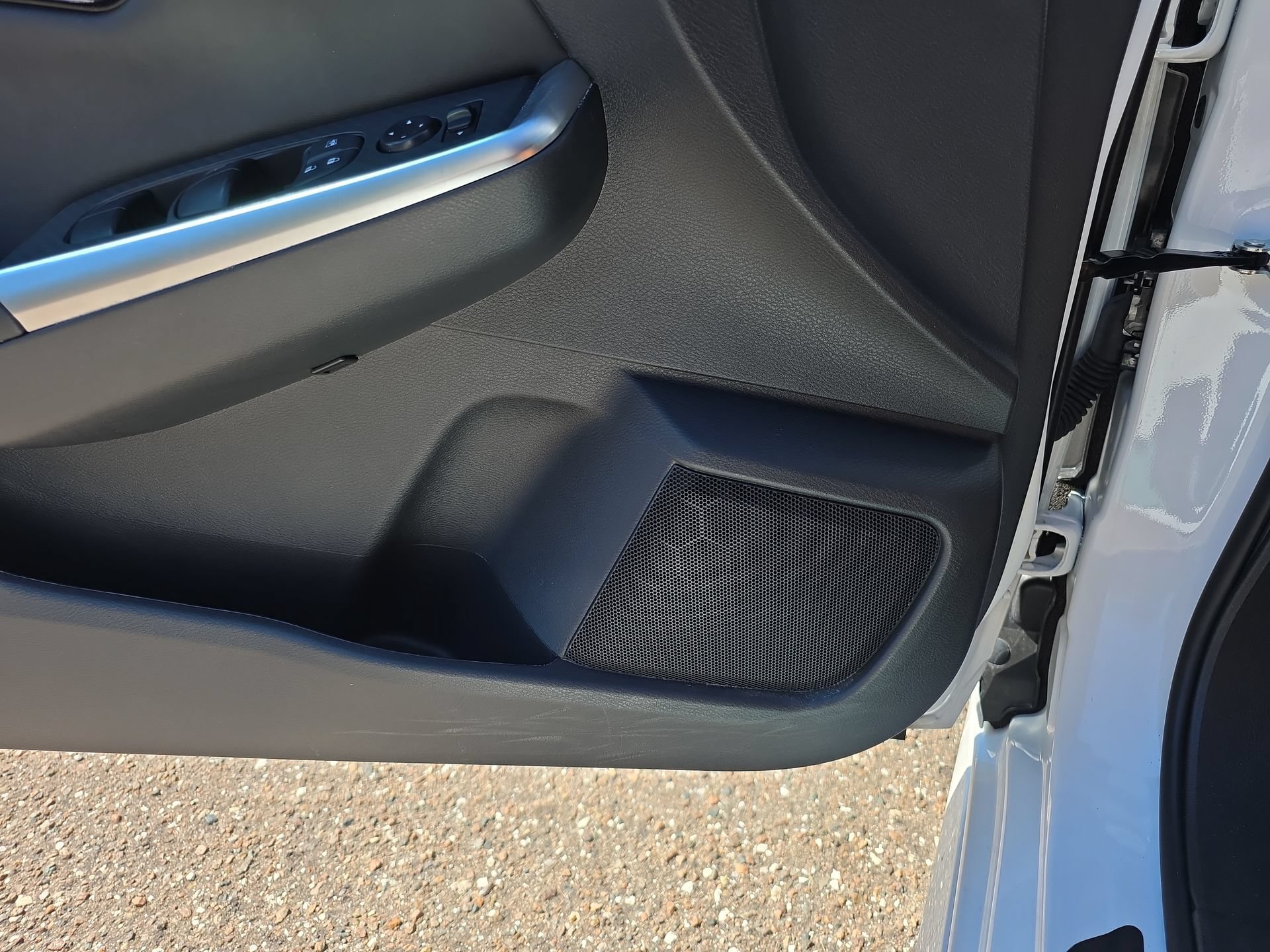 Used 2025 Nissan Sentra SR FWD image 31