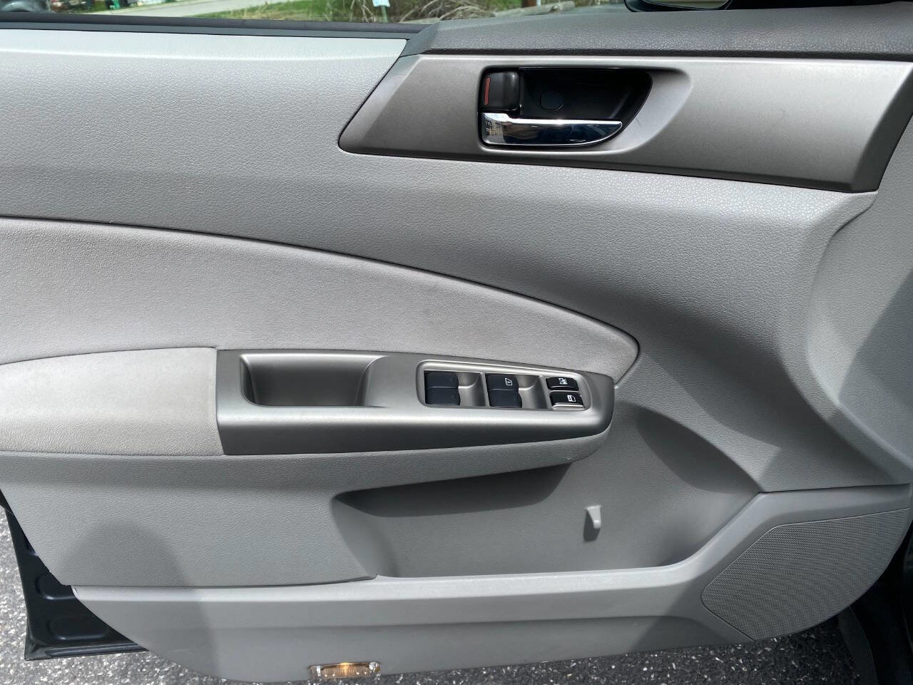 Used 2010 Subaru Forester 2.5X Limited w/ Popular Equipment Group 2 image 11