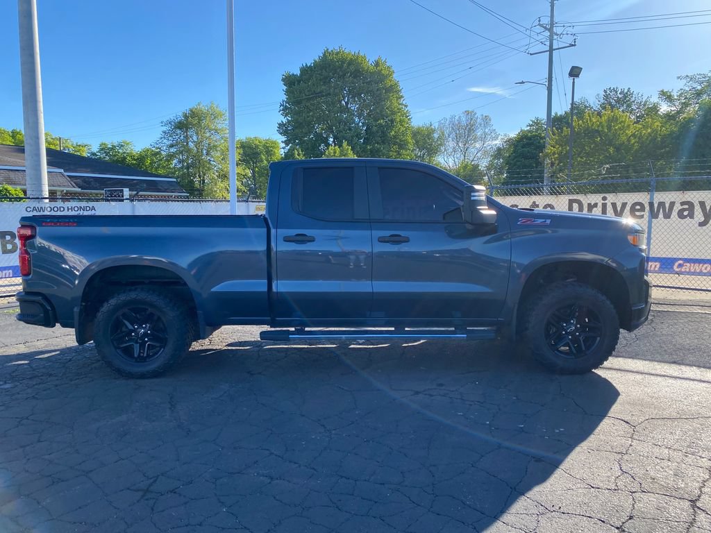 Used 2019 Chevrolet Silverado 1500 Custom Trail Boss w/ Custom Convenience Package AWD/4WD image 2